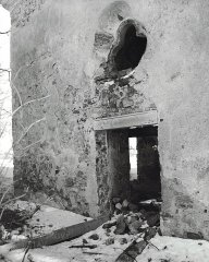 starší foto kostela - detail vchodu