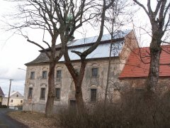 pohled zezadu zprava