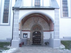 vstup do kostela