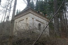 pohled zezadu zleva