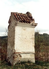 pohled zezadu zleva