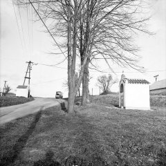 foto obou kaplí (původní vlevo)