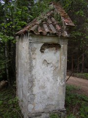 pohled zezadu zleva