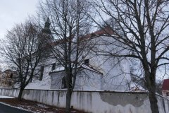 pohled zezadu zprava