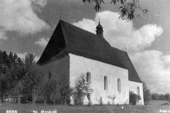 dobová pohlednice s kaplí