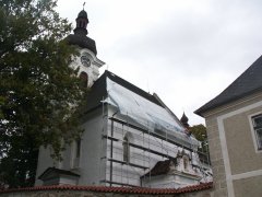 pohled zepředu zprava