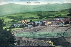 dobová pohlednice vsi s kostelem
