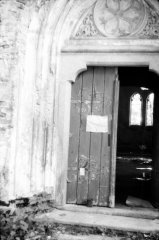vchod do kostela