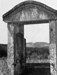 poničená kaple