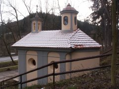 pohled zezadu zprava