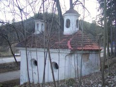 pohled zezadu zprava