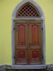 vchod do kaple