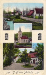 dobová pohlednice vsi s kaplí