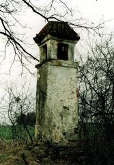 kaplička před opravou