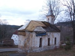 pohled zezadu zleva