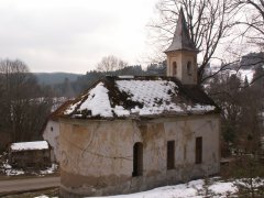 pohled zezadu zleva