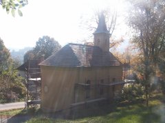 pohled zezadu zleva