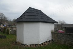 pohled zezadu zleva