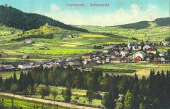 dobová pohlednice městyse s kaplí (vlevo nahoře na kopci)