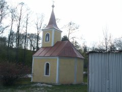 pohled zezadu zprava - nová omítka
