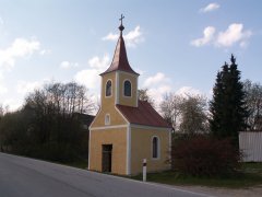 pohled zepředu zprava - nová omítka