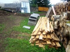 materiál na opravu kaple