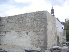 pohled zepředu zprava