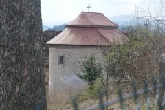 pohled zezadu zleva