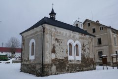 pohled zezadu zleva