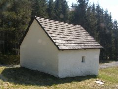 pohled zezadu zleva