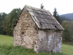 pohled zezadu zleva