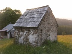 pohled zezadu zprava