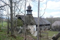 pohled zezadu zleva