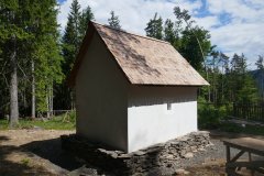 pohled zezadu zleva