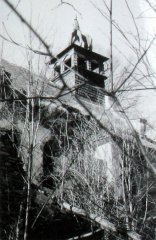 zdevastovaný kostel