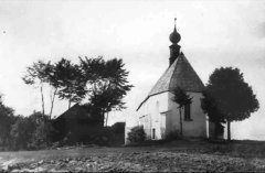 kostel s domkem kostelníka před požárem