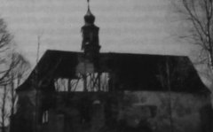 zdevastovaný kostel