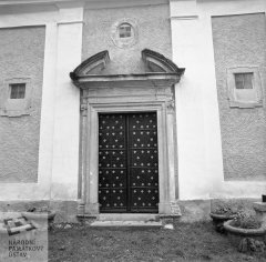 vchod do kostela