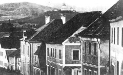 pohled ze Všerub na kostel ještě s vysokou kopulí