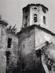 chátrající kostel po požáru - věž