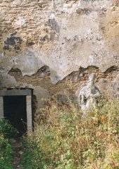 detail poškozené zdi