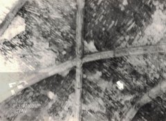 starší foto interiéru kostela - klenba presbytáře