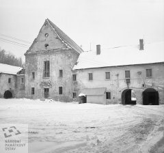 starší foto kostela