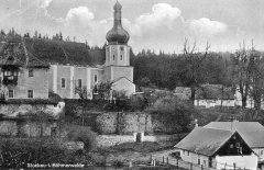 dobová pohlednice s námětem kostela s klášterem
