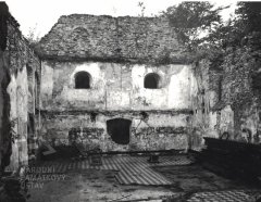 starší foto interiéru kostela - přední část