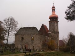 pohled zepředu zprava - nová střecha věže