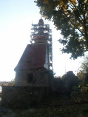 pohled zleva - oprava věže