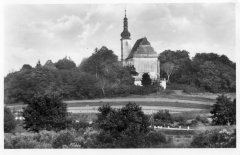 kostel na dobové pohlednici