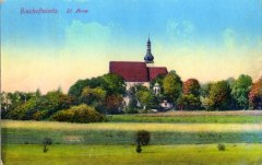 kaple na dobové pohlednici (věžička před kostelem)