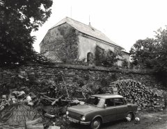 pohled na kostel od silnice